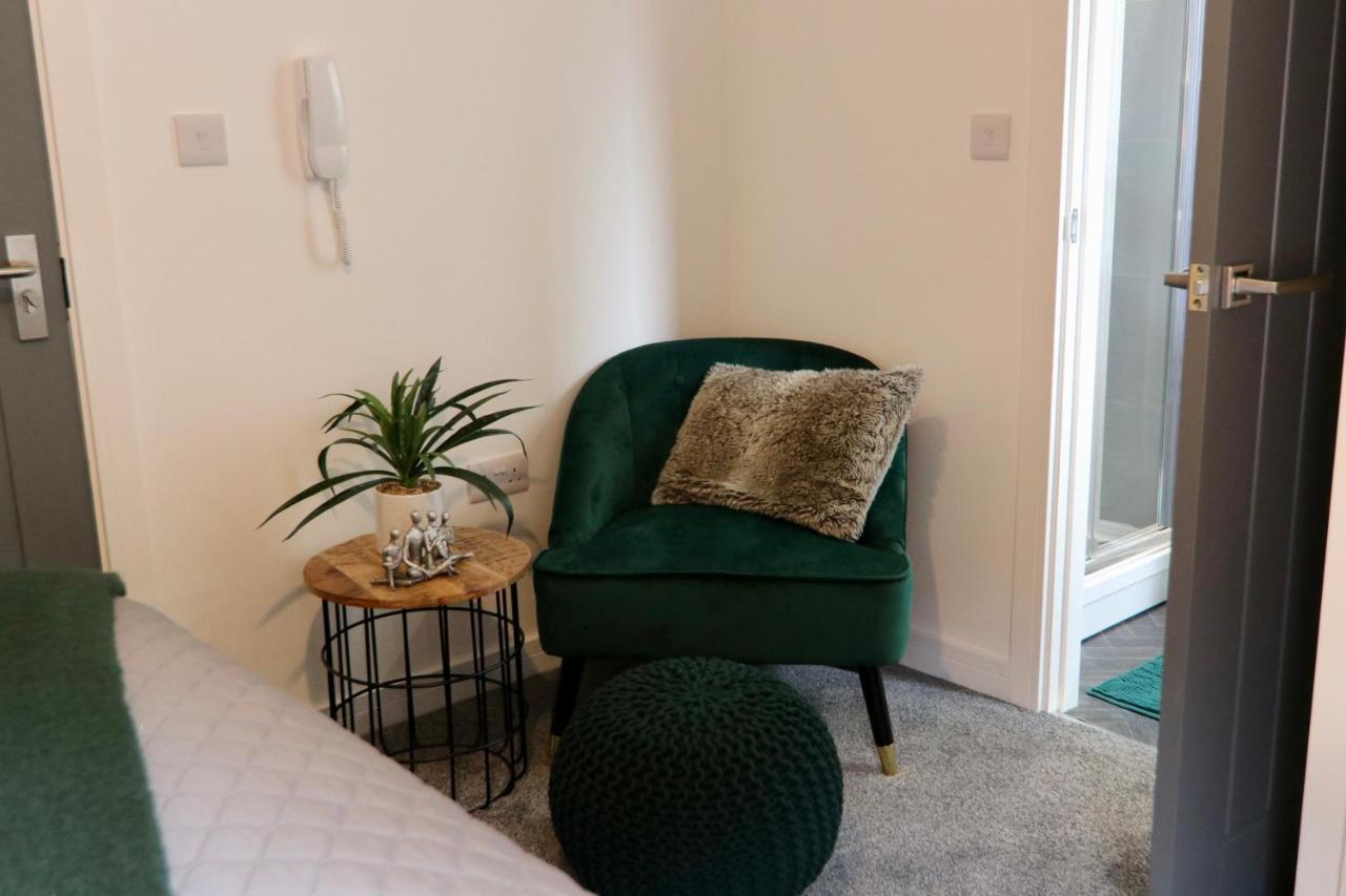 Boutique 5 Bed Home On Birdwell Road - Free Parking Sheffield Bagian luar foto