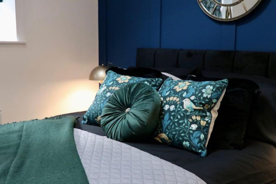 Boutique 5 Bed Home On Birdwell Road - Free Parking Sheffield Bagian luar foto